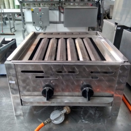 Gas fired grill 